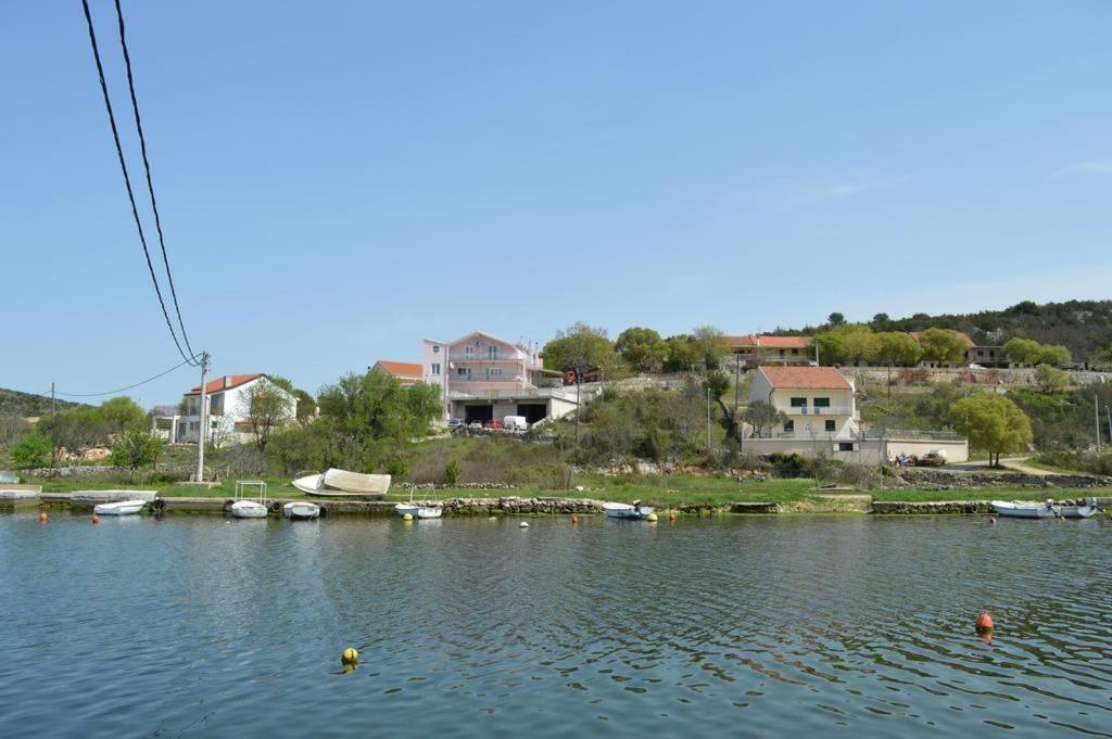 Apartmani Slavica Шибеник Экстерьер фото