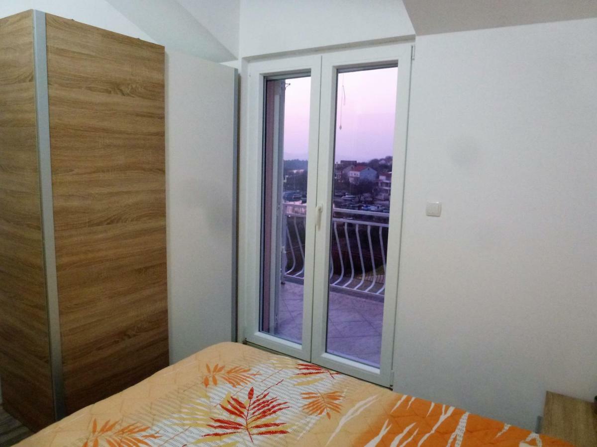 Apartmani Slavica Шибеник Экстерьер фото